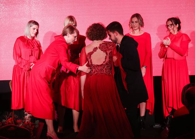 Zagreb: Svečano obilježavanje Dana crvenih haljina u hotelu Esplanade 
