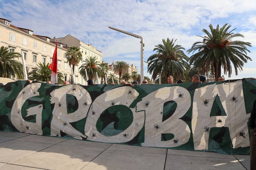 Split: Torcida na Rivi održala prosvjed
