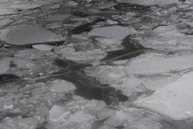 Ice floes in the Hudson River between New Jersey and New York City