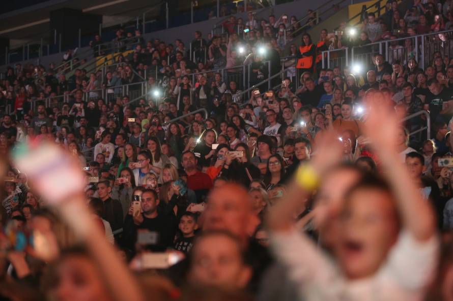 Došli iz Makedonije: Obitelj 9 sati putovala zbog youtubera