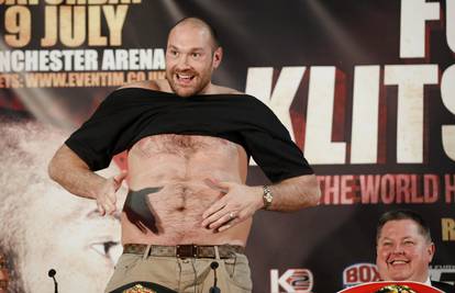 Tyson Fury: Joshua je idiot! Od boksa je napravio lakrdiju