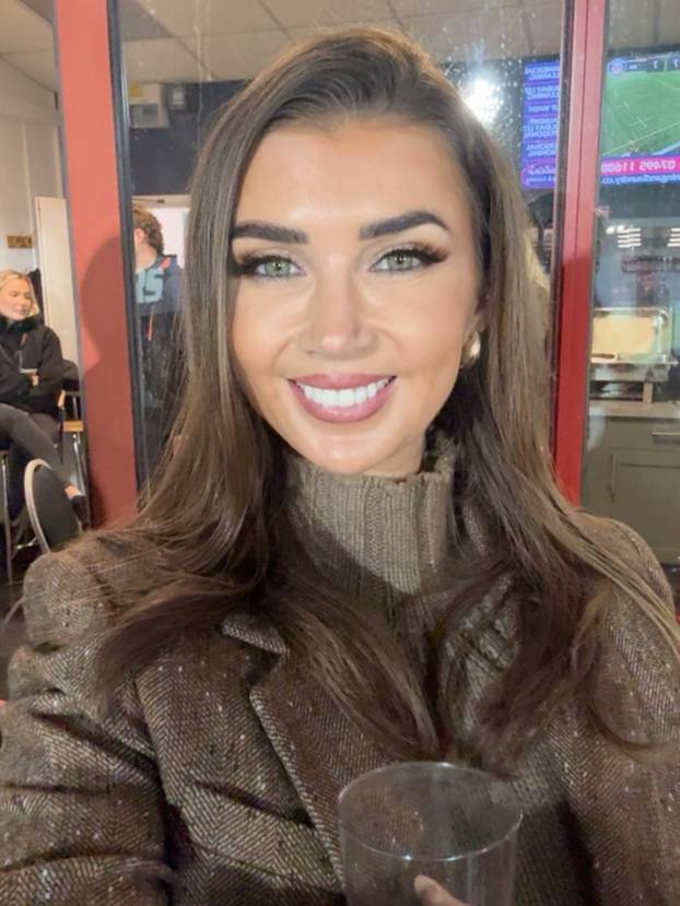 FOTO Zbog fatalne ljepotice je premierligaš dobio nove fanove