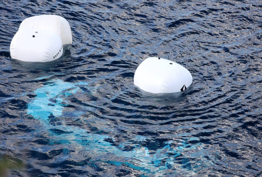 Izvlačenje auta iz mora kod Senja, u slijetanju poginulo četvero stranih državljana