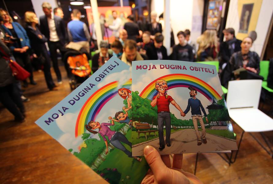 Predstavljena prva hrvatska slikovnica o gay obiteljima