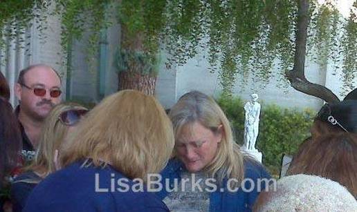 Debbie Rowe slomila se na grobu Michaela Jacksona