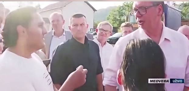 FOTO Putujući cirkus zvan Aleksandar Vučić: Ide po državi, obećava čudesa i blamira se...