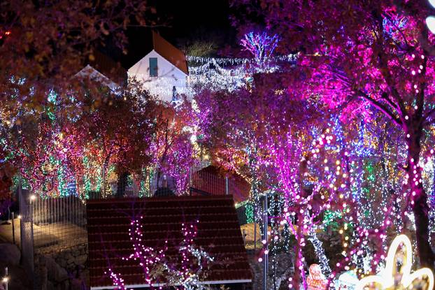 Božićno selo u Gornjem Docu