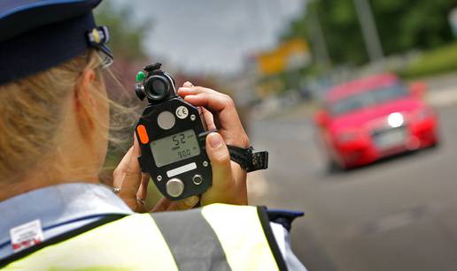 Policijske radare ometaju laseri na modernim automobilima