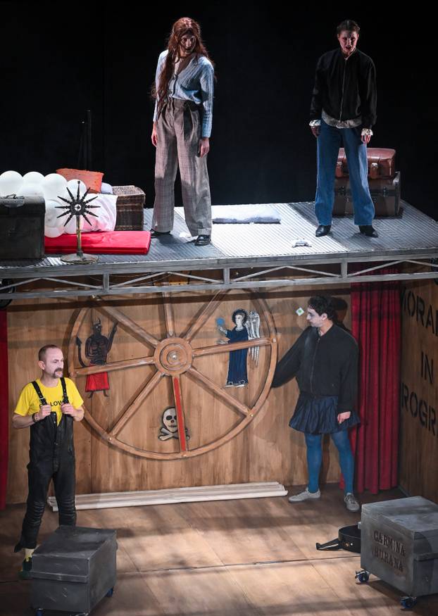 Zagreb: Premijera predstave "Carmina Burana" u kazalištu Gavella