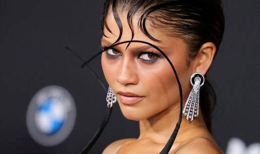 FOTO Zendaya nosila haljinu s dubokim dekolteom, blistala je na premijeri 'Spidermana'