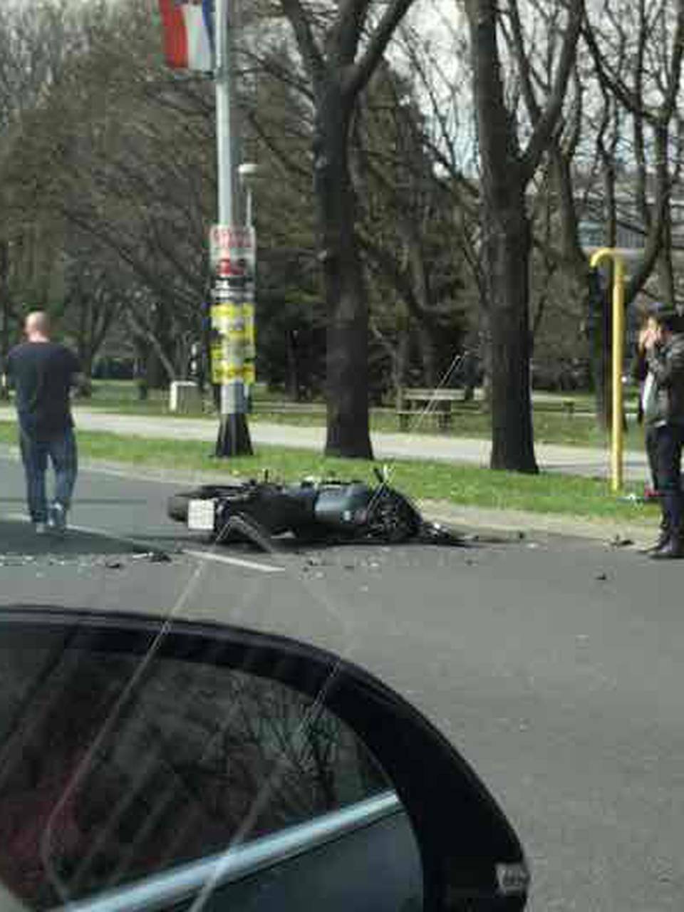 Sudarili se automobil i skuter u Zagrebu, nekoliko ozlijeđenih