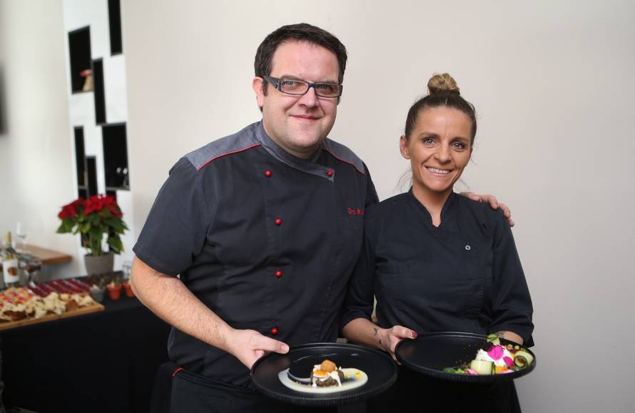 Split: U sklopu Gastroadventa upaljena je druga adventska svijeÄa