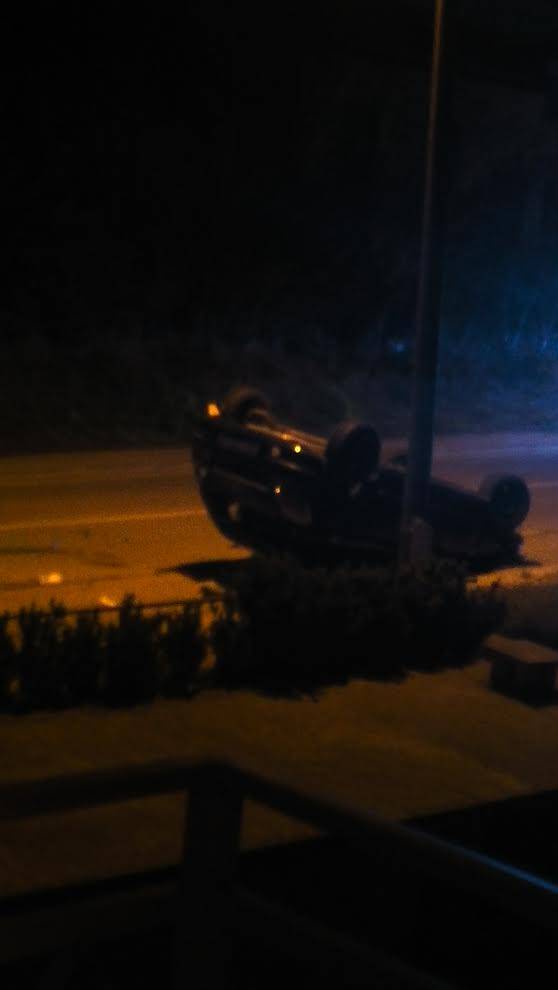 Prevrnuli se autom u Kninu, dvoje ljudi lakše je ozlijeđeno