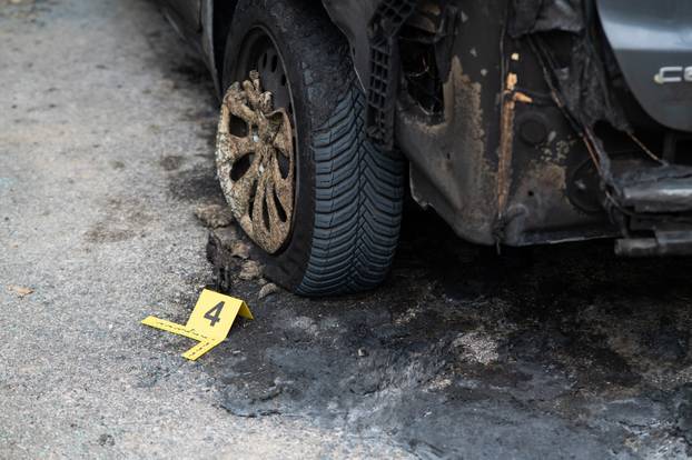 Zagreb: Usred noći izgorio automobil