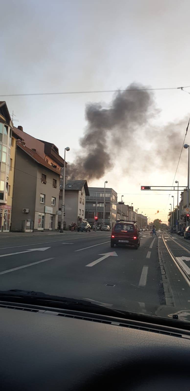 Gorjelo u Dubravi: 'Ulice su zadimljene, ogromna je vatra...'