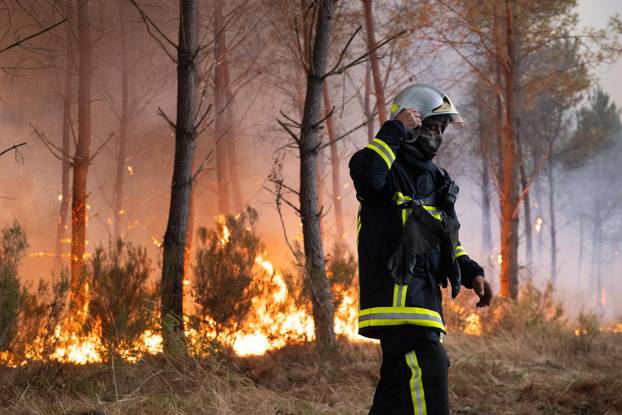 Wildfires rage in southern France