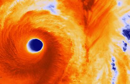 Astronautima ovako izgleda najjača oluja na Zemlji u 2014.