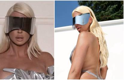 Jelena Karleuša ispred vile u Srbiji postavila bijelo platno pa pozirala u bikiniju: Ti si boginja!