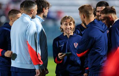 VIDEO Sjajne vijesti za 'vatrene' s Farskih Otoka. Češka izgubila! Hrvatska je pred vratima SP-a