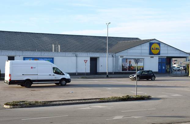 Sisčani su se priključili bojkotu trgovina i kafića 