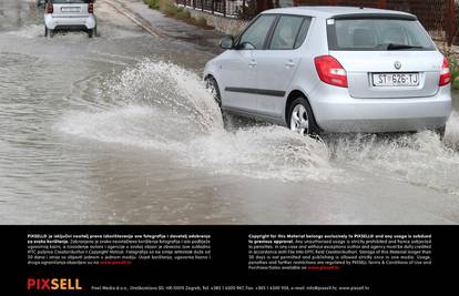 Pijavice kod Rovinja, a obilna kiša potopila je splitske ulice