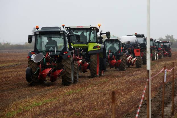 Velika Gorica: Održano jubilarno 20. državno natjecanje u oranju