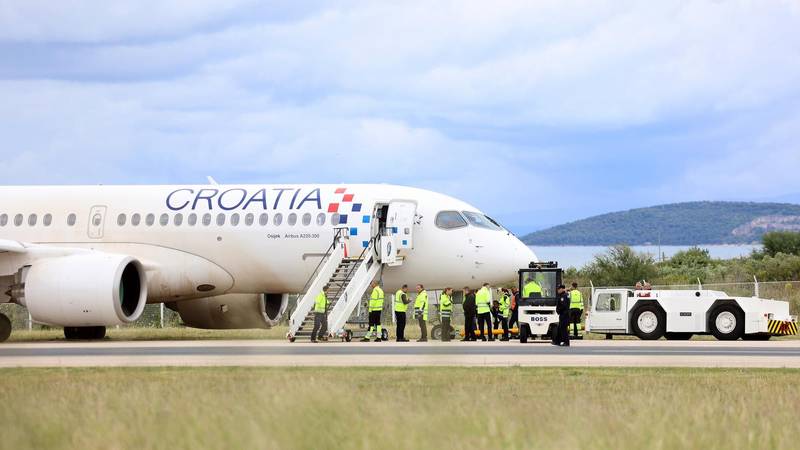 FOTO Mjesto nesreće u Splitu: Ovdje je izletio avion Croatia Airlinesa, poznati su detalji