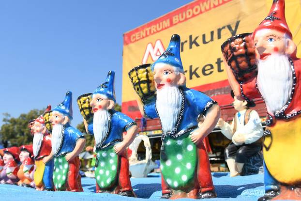 Koprivnica: Popularni buvljak zbog toplotnog vala ipak je imao nešto manje prodavača i kupaca