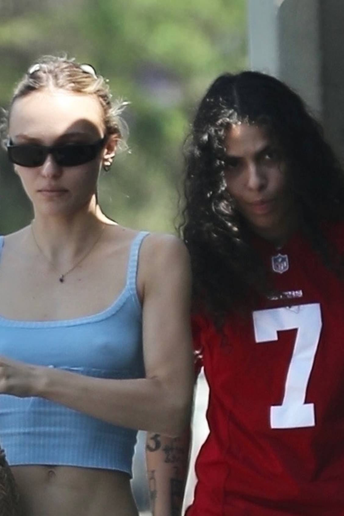 *EXCLUSIVE* Lily-Rose Depp goes to lunch with girlfriend 070 Shake at Crossroads **Web Must Call For Pricing**