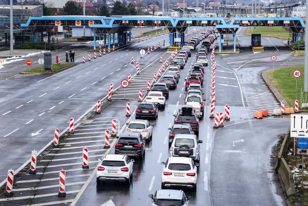 Početak skijaškog tjedna i kraj blagdana uzrok je gužve na graničnom prijelazu Bregana