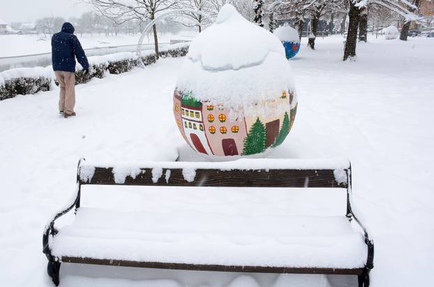 Snijeg je prekrio Sisak 