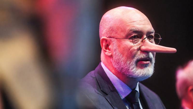 Kako se Krajač pravi grbav: Put tajnika HOO-a od MORH-a do afera u sportu za koje nije znao