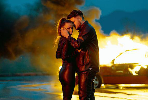 Vizažistica Jelena Perić glumila u ToMinu spotu, na snimanju pjesme '193' im se zapalio auto