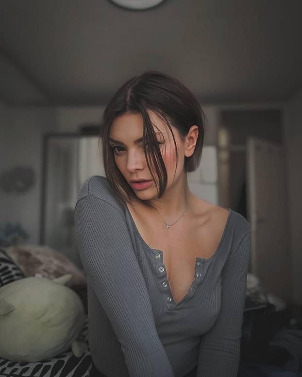 FOTO Ella je oduševila novom frizurom! Evo kako se mijenjala od 'Dvornikovih' do danas...