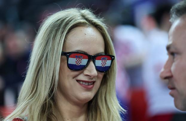 Zagreb: Navijači na susretu Hrvatske i Slovenije na IHF Svjetskom rukometnom prvenstvu 2025.