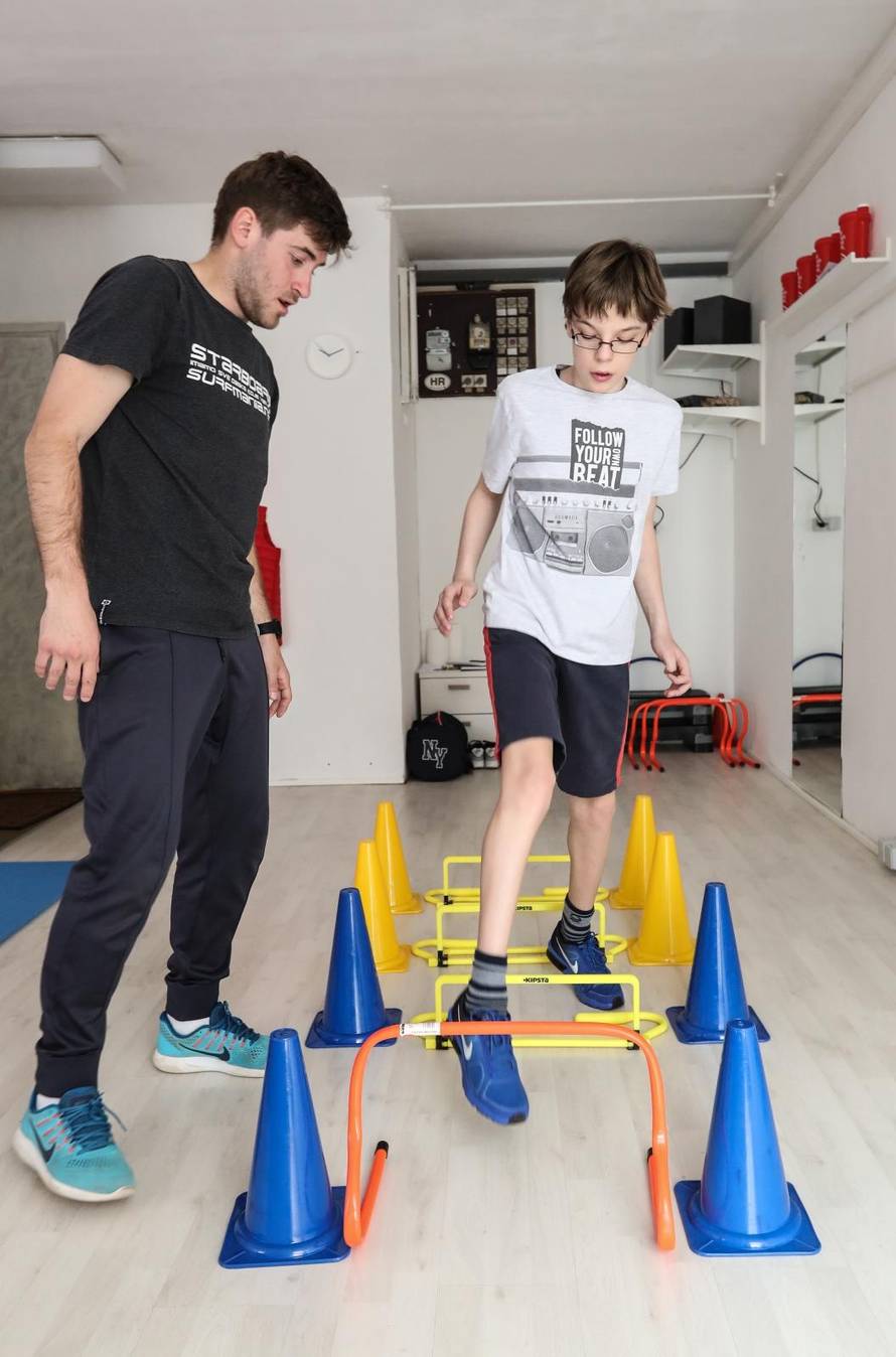 Viktor (13) se protiv autizma lakše bori treniranjem tenisa