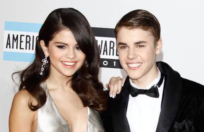 Selena Gomez ispričala zašto je bila mršavija u vezi s Justinom: 'On voli izlaziti s modelima...'