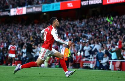 VIDEO Arsenal se u nadoknadi spasio poraza protiv Cityja