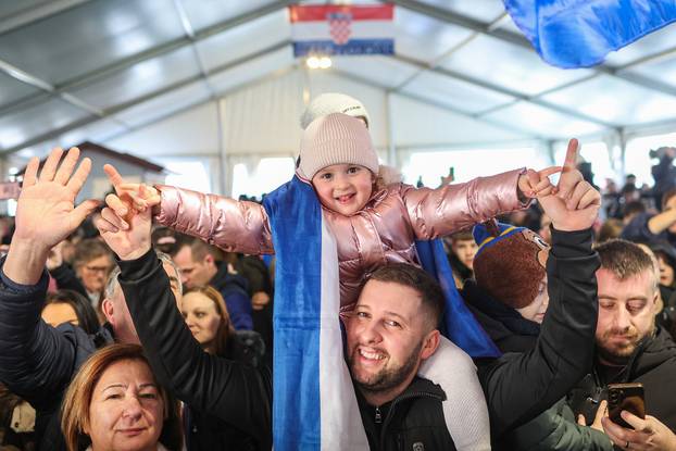 Doček brončanih rukometaša Raužana i Kuzmanovića u Brckovljanima