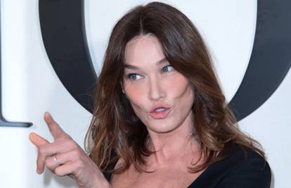 Carla Bruni ismijavala koronu: 'Ljubit ćemo se, nismo glupi...'