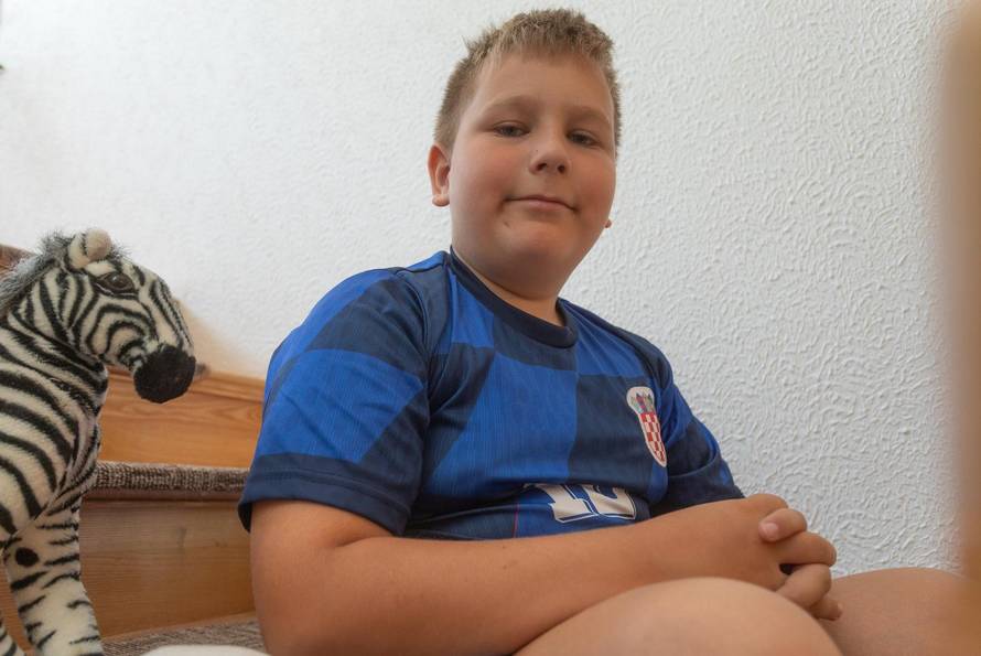 Donji Miholjac: Dječak Dino prodaje plišance