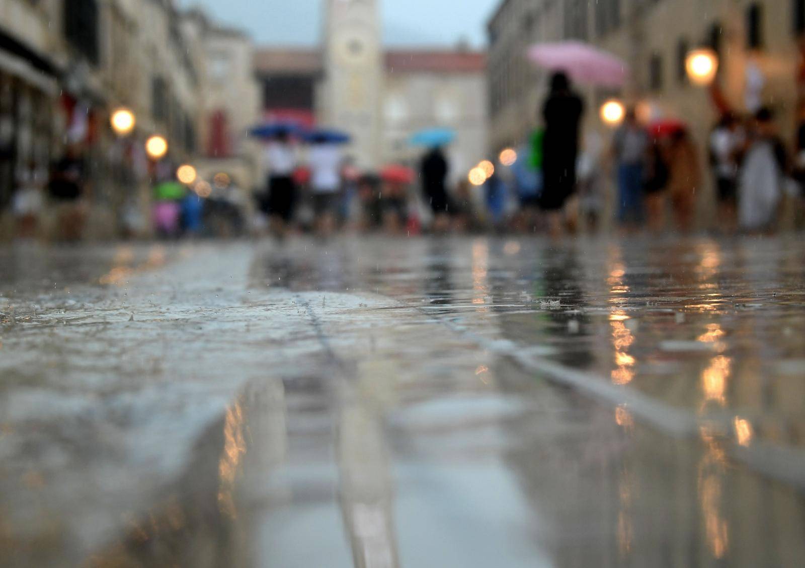 Dubrovnik: Obilna kiÅ¡a poplavila Stradun