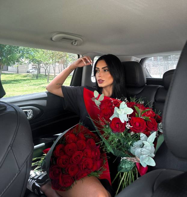 FOTO Fatalna Brazilka tvrdi da je spavala s Neymarom. Toalet papir ne koristi, gole fotke da