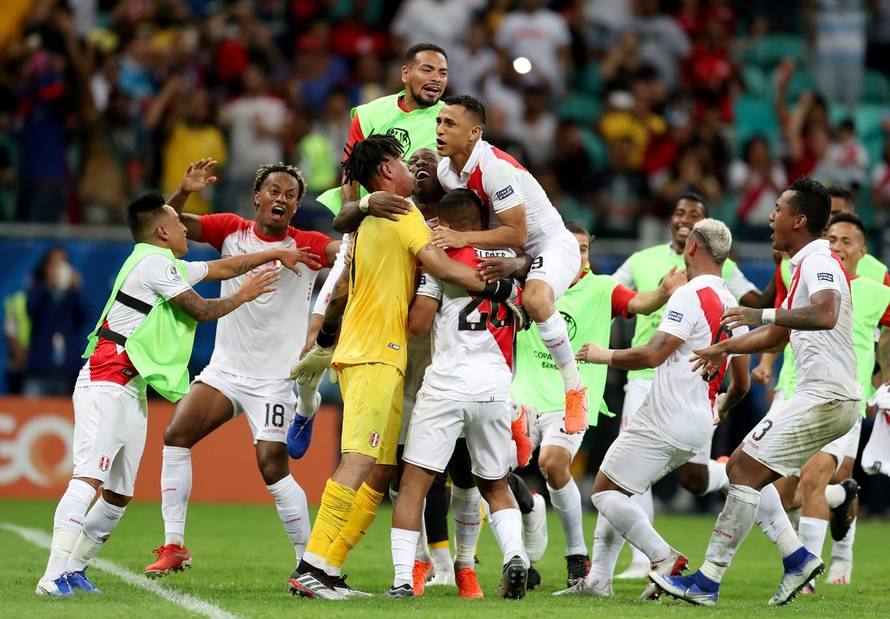 Suárez tragičar Urugvaja: Peru senzacionalni polufinalist Cope