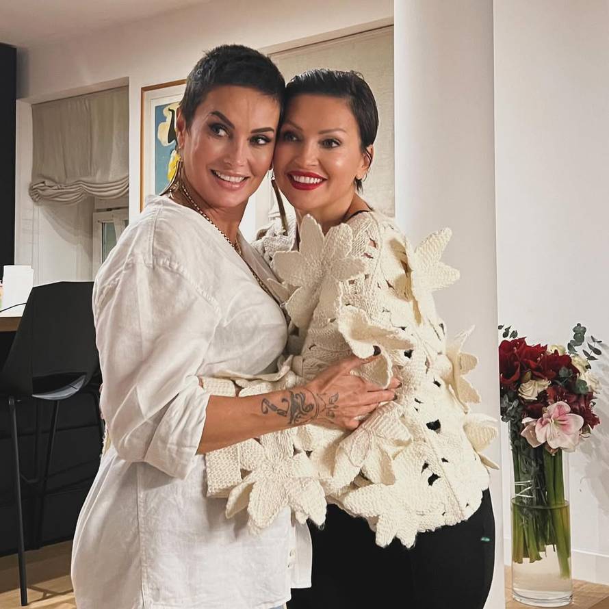 Nina Badrić i Leonarda Boban zablistale su u šetnji gradom: Osmijesi im nisu silazili s lica