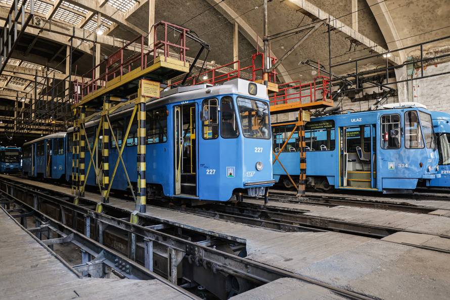 Zagreb: Tramvaj ZET-a koji vozi već pola stoljeća