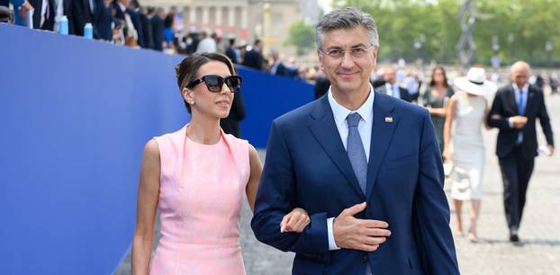 FOTO Evo i naših u Parizu! Pogledajte kako su pripadnici ATJ-a Lučko marširali na paradi