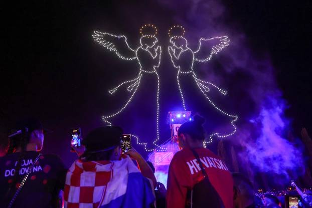 Sinj: Scenografija dronovima na koncertu Marka Perkovića Thompsona