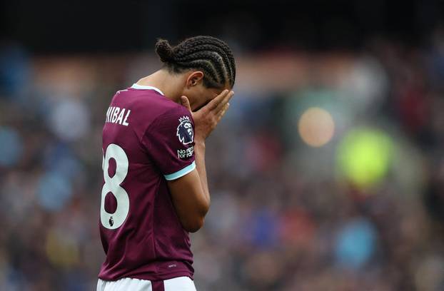 Premier League - Burnley v Liverpool