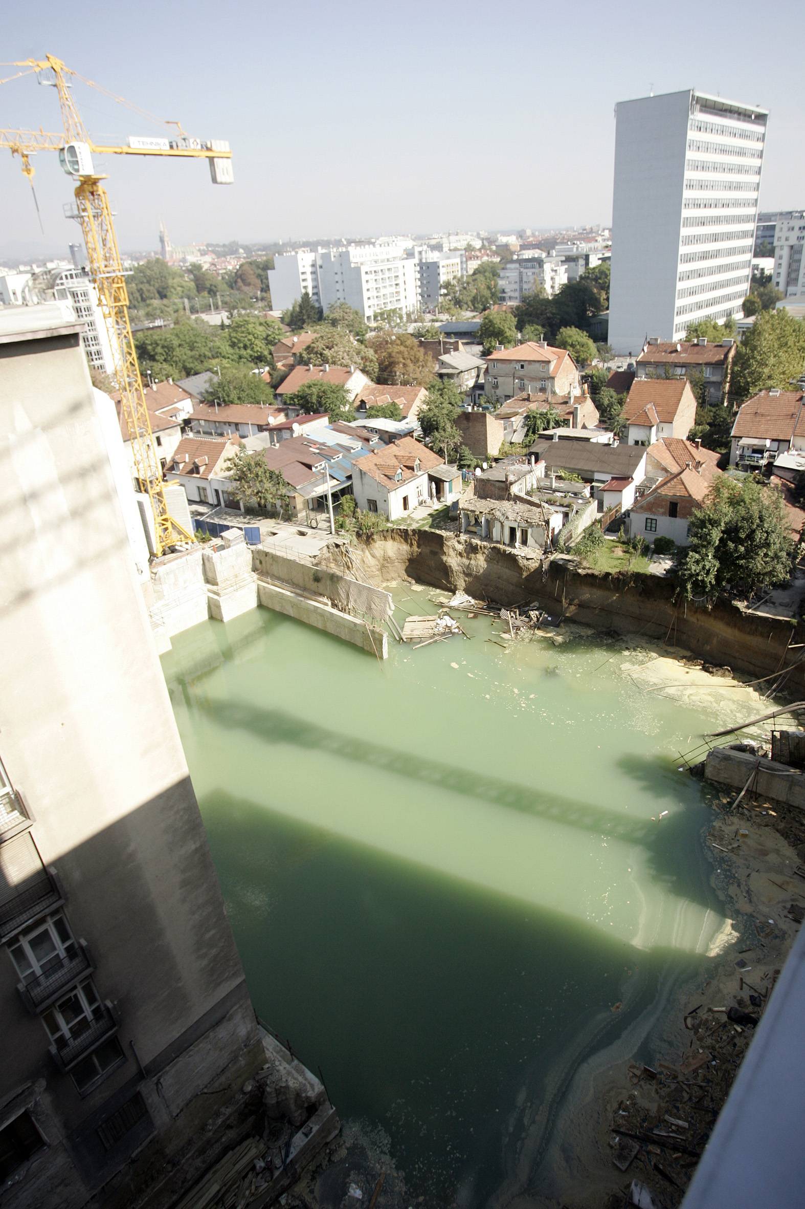 I danas žive u paklu:  Izgubili su zdravlje i dom, a odštete nema